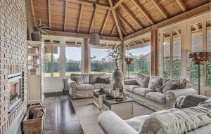 3 Bedroom Cozy Home In Voorthuizen