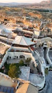 于尔居普洞穴酒店 - 于尔居普