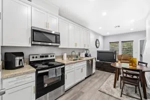 Cozy 2bdr, 1br home near downtown - Laguna West