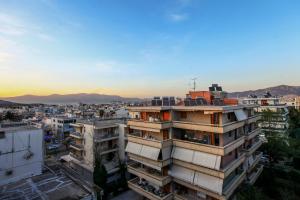 Loft condo next to metro station. Amazing view!