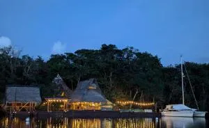 La Isla Dulce - El Estor