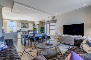 Songbird DAria Cape Town luxury house on Wine Estate