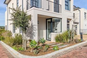 Songbird DAria Cape Town luxury house on Wine Estate