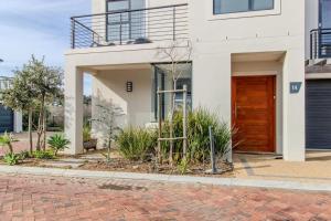 Songbird DAria Cape Town luxury house on Wine Estate