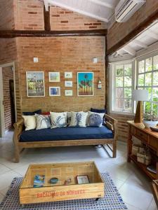 Casa charmosa em Juquehy cercada de verde com banheira e churrasqueira