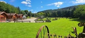 Cobblehouse Country Cabins no TRADE WORKERS - Cornhill