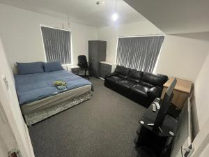 2 bedroom flats Apartments Thorney wood