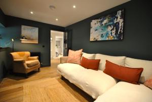 Kittiwake Cottage- stunning coastal cottage