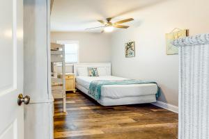 La Vista Bay 112 on 75th St Upper and Lower Combo (C,D)