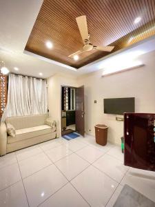#1BHK Studio Apartment with 3-4 person occupancy Family only