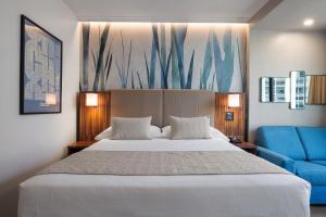 Deluxe King Room room in Riu Plaza Chicago