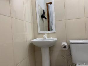 Kitnet 206 centro, com linda vista janela, tv smart