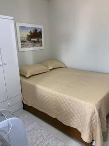 Kitnet 206 centro, com linda vista janela, tv smart