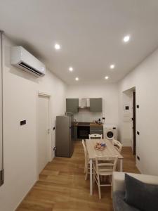 Flamis House