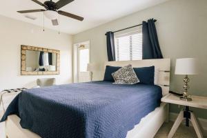 Two blocks from Beach - Walk to the water!