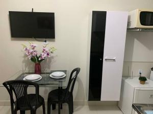 Kitnet202 centro, com linda vista janela, tv smart