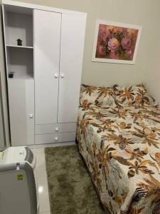 Kitnet202 centro, com linda vista janela, tv smart