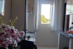 Kitnet202 centro, com linda vista janela, tv smart