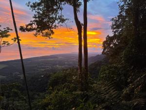 Las Nubes Natural Energy Resort