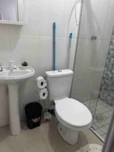 Kitnet 306 centro, com linda vista janela, tv smart