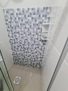 Kitnet 306 centro, com linda vista janela, tv smart