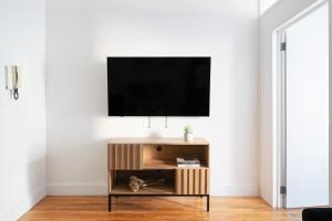 444-3A Newly renovated 1BR - Elevator Building