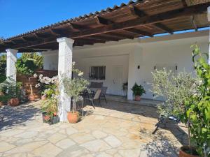 Mitsos House