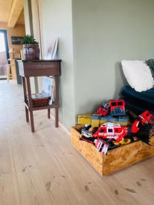 Modern Cottage with Mountain View