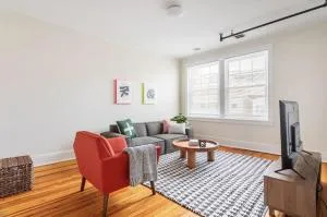 Fun & Funky 2BR in Downtown Princeton - Princeton