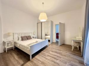 Modern Heaven Victoriei