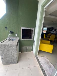 Apto com ampla sacada funcional bem situado