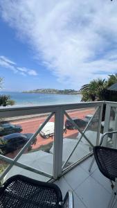 Apto de lujo encima de la playa