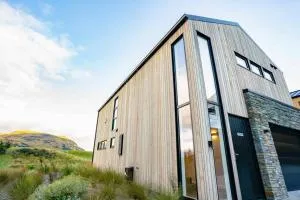 Kōhatu House - Jacks Point Remarkable Paradise - Jack's Point