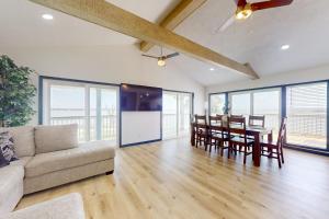 The Baytown Getaway - Main House