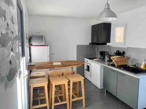 Maisons de vacances Gite Bella Rosa, parking privatif, bord mer, terrasse : photos des chambres