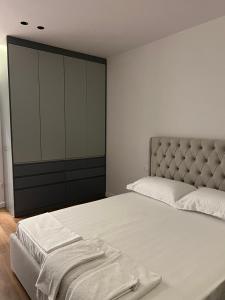 Escape Luxury apartment 2