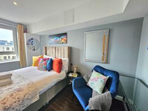 4 Separate Beds, Sleeps 6, Beautiful 2 bed Apt