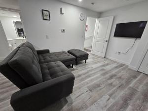 Entire guest basement suite in Cochrane, AB