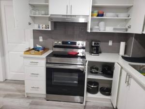 Entire guest basement suite in Cochrane, AB