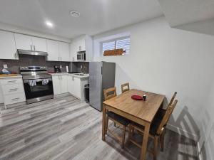 Entire guest basement suite in Cochrane, AB