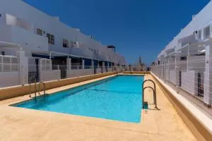 Dúplex con terraza y piscina - 埃尔卡沃德加塔