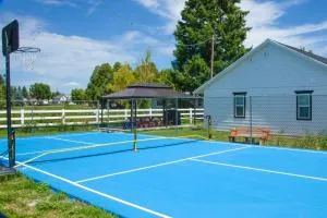 Cozy and Chic Abode about 11 Mi to Bloomington Lake - Cokeville