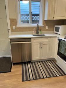 2 Beds Guest Suite to Yourself at Coquitlam Centre Mall