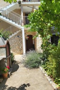 Apartments with parking space Rovinj - 23506