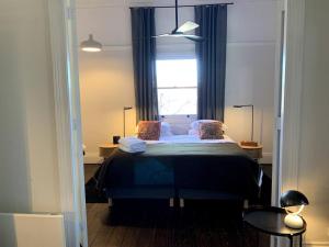 Light filled terrace flat with verandah