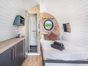 Tonnau Pod-Uk46076