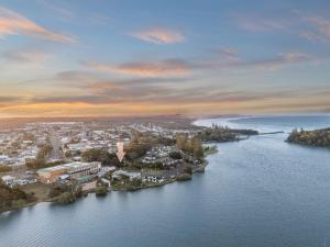 Harbour View - 5 McDonald Place