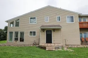 Beautiful home with mountain top views with an EV and NEMA connection!! - Highland