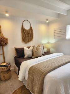 SALTY PALMS -Seaside Studio