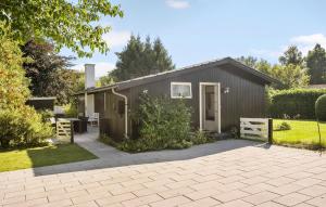 Beautiful Home In Dronningmølle
